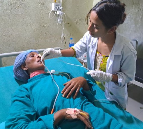 Binaytara Foundation Cancer Center doctor treats patient